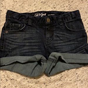 Dark wash barely worn jean shorts !!!